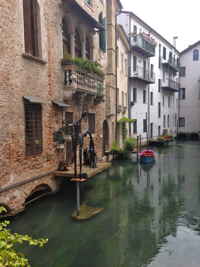 Someone asked me if the houses extended underwater. I don't think so.